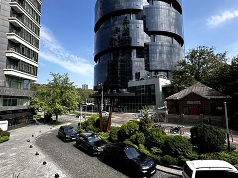 комерційна за адресою Болсуновська вул. (Сергія Струтинського), 2