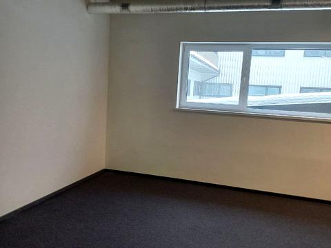 комерційна за адресою Гетьмана Івана Мазепи вул. (Топольна), 1б