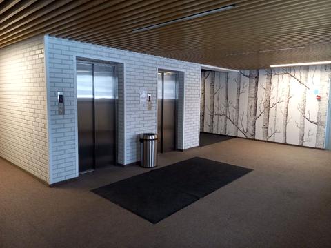 комерційна за адресою Львів, Гетьмана Івана Мазепи вул. (Топольна), 1б