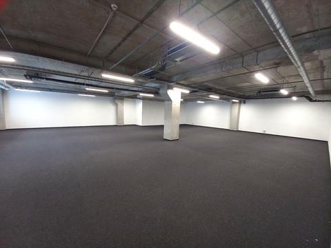 комерційна за адресою Львів, Гетьмана Івана Мазепи вул. (Топольна), 1б