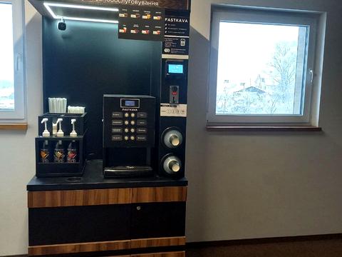 комерційна за адресою Львів, Гетьмана Івана Мазепи вул. (Топольна), 1б