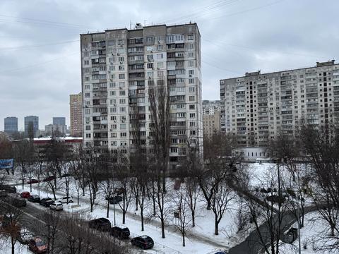 комерційна за адресою Київ, Голосіївська вул., 7 к1