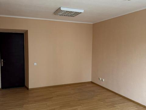 комерційна за адресою Київ, Голосіївська вул., 7 к1