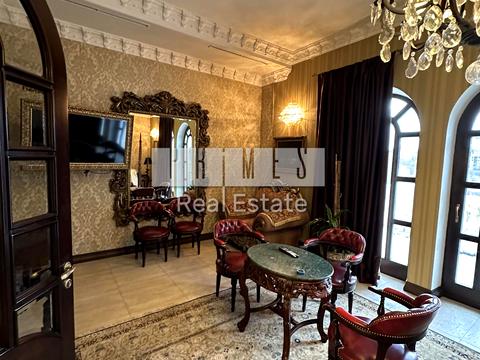 будинок за адресою Миколи Міхновського бульв. (Дружби народів)