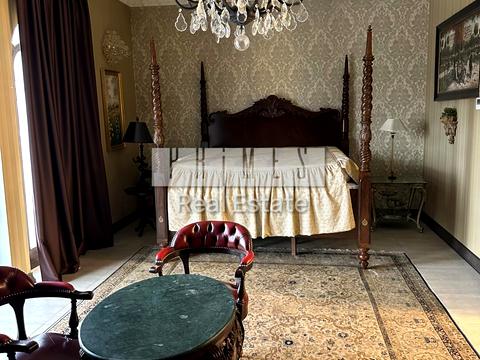 будинок за адресою Миколи Міхновського бульв. (Дружби народів)