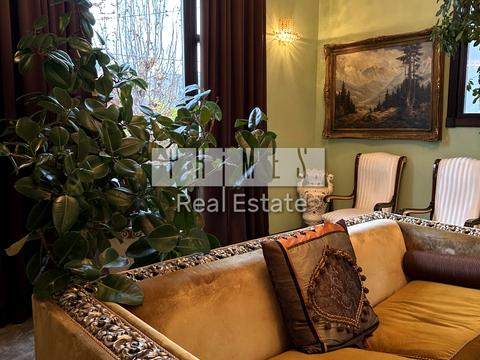 будинок за адресою Миколи Міхновського бульв. (Дружби народів)