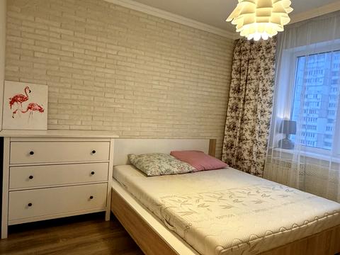 квартира за адресою Рональда Рейгана вул., 9-В