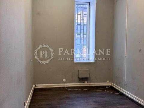 комерційна за адресою Рейтарська вул., 4