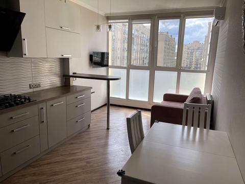 квартира за адресою Метрологічна вул., 11-Б