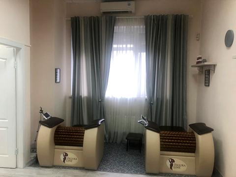 комерційна за адресою Раїси Окіпної вул., 8