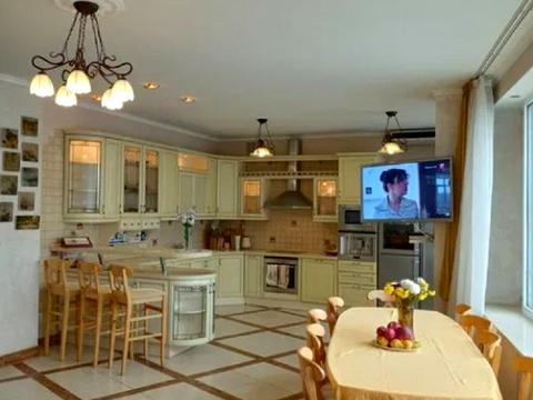 квартира за адресою Літературна вул., 1а