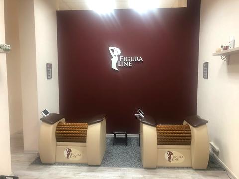 комерційна за адресою Раїси Окіпної вул., 8