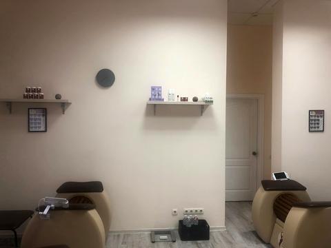 комерційна за адресою Раїси Окіпної вул., 8