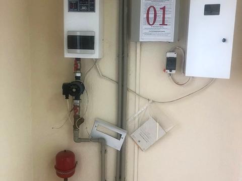 комерційна за адресою Раїси Окіпної вул., 8