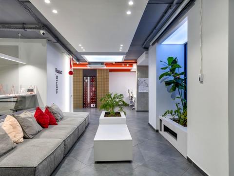 комерційна за адресою Героїв УПА вул., 73-В