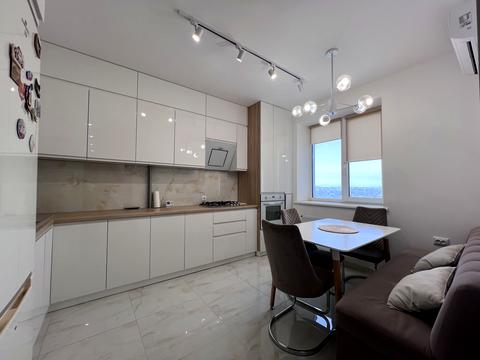 квартира за адресою Володимира Івасюка вул., 19