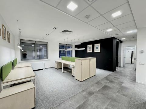 коммерческая по адресу Спортивна площа, 3