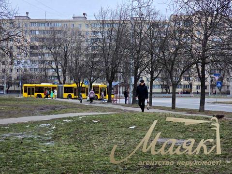 комерційна за адресою Київ, Симиренка вул., 14