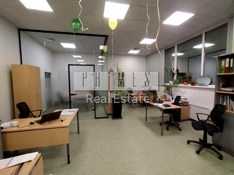 комерційна за адресою Київ, Братів Чучупаків вул. (Смольна), 96