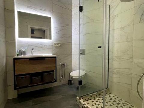 квартира за адресою Чорноморськ (Іллічівськ), Захисників України вул. (1-го Травня), 40