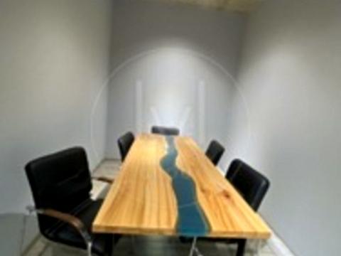 комерційна за адресою Анни Ахматової вул., 22