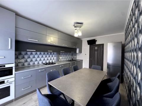 квартира за адресою Василя Стуса вул., 13Б