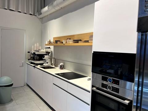 комерційна за адресою Василя Стуса вул. (Островського), 24