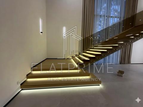 будинок за адресою Набережна вул.