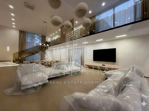 будинок за адресою Набережна вул.