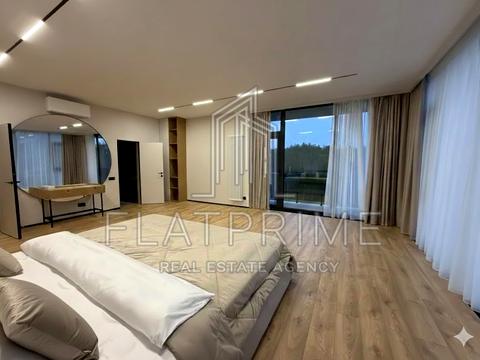 будинок за адресою Набережна вул.