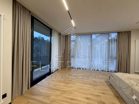 будинок за адресою Набережна вул.