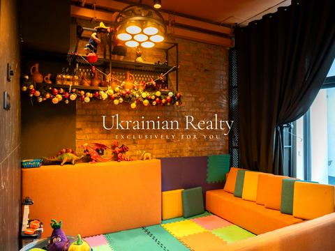 комерційна за адресою Центральна вул., 21-Б