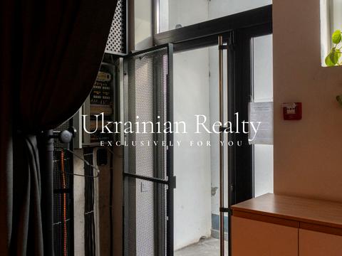 комерційна за адресою Центральна вул., 21-Б