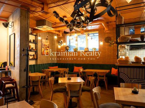 комерційна за адресою Центральна вул., 21-Б