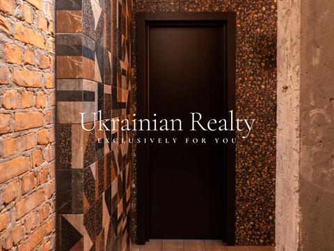 комерційна за адресою Центральна вул., 21-Б