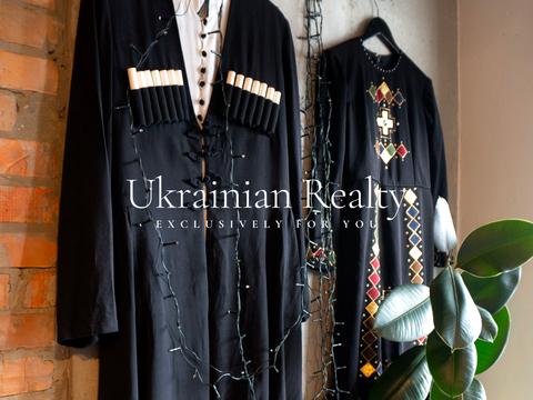 комерційна за адресою Центральна вул., 21-Б