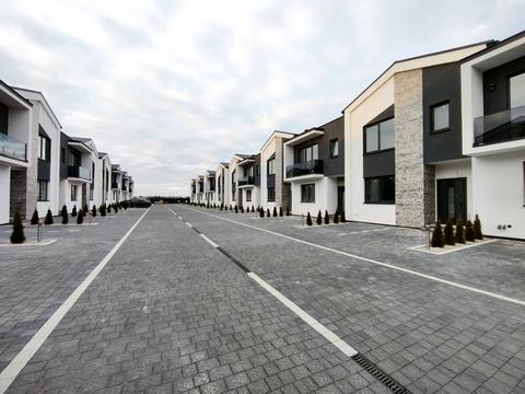 будинок за адресою Вишнева