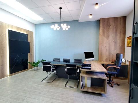 комерційна за адресою Степана Бандери вул., 2/1а