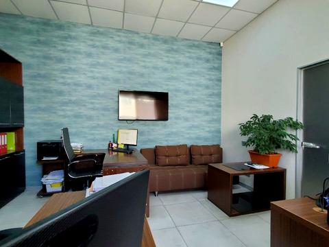 комерційна за адресою Степана Бандери вул., 2/1а