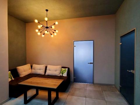 комерційна за адресою Степана Бандери вул., 2/1а