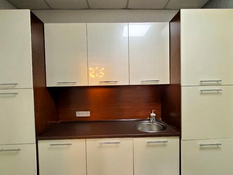 комерційна за адресою Степана Бандери вул., 2/1а