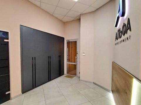 комерційна за адресою Степана Бандери вул., 2/1а