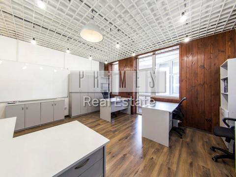 комерційна за адресою Лесі Українки бульв., 7-А