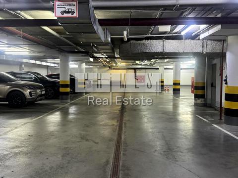 паркоместо по адресу Андрея Верхогляда ул. (Михайла Драгомирова), 15-А