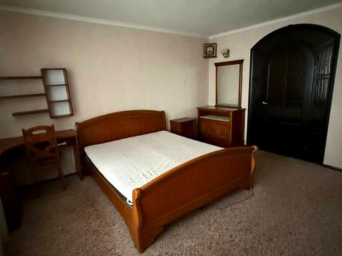 квартира за адресою Гетьмана Петра Дорошенка вул. (Генерала Грушевого), 12