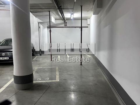 паркоместо по адресу Андрея Верхогляда ул. (Михайла Драгомирова), 15-А