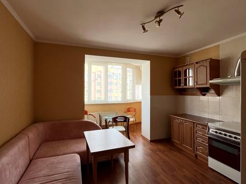 квартира за адресою Зодчих вул., 10