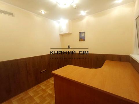 комерційна за адресою Київ, Почайнинська вул., 57/59