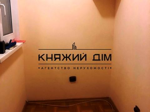 комерційна за адресою Київ, Почайнинська вул., 57/59