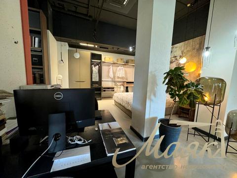 комерційна за адресою Предславинська вул., 42-А